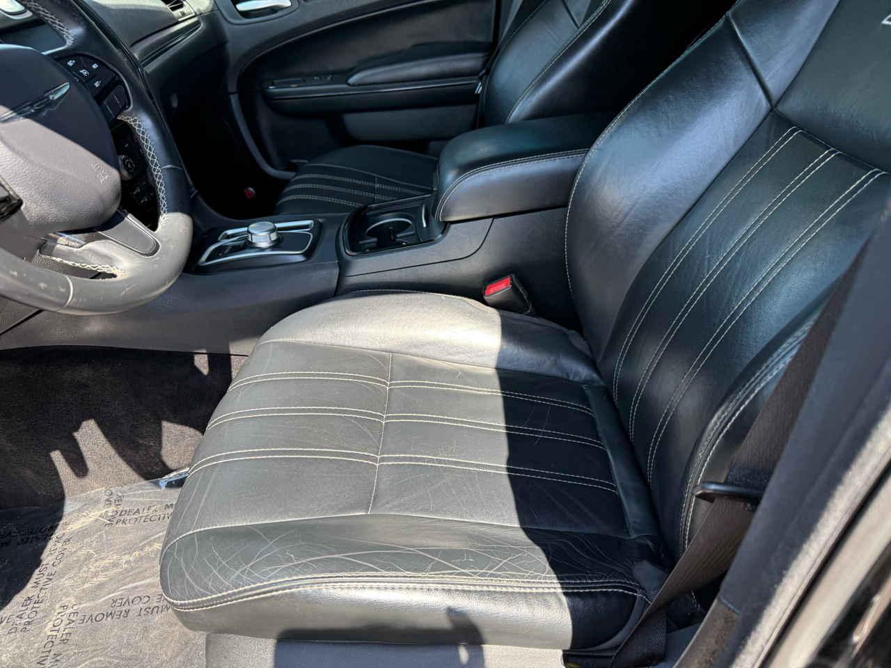 2016 Chrysler 300 S photo 9