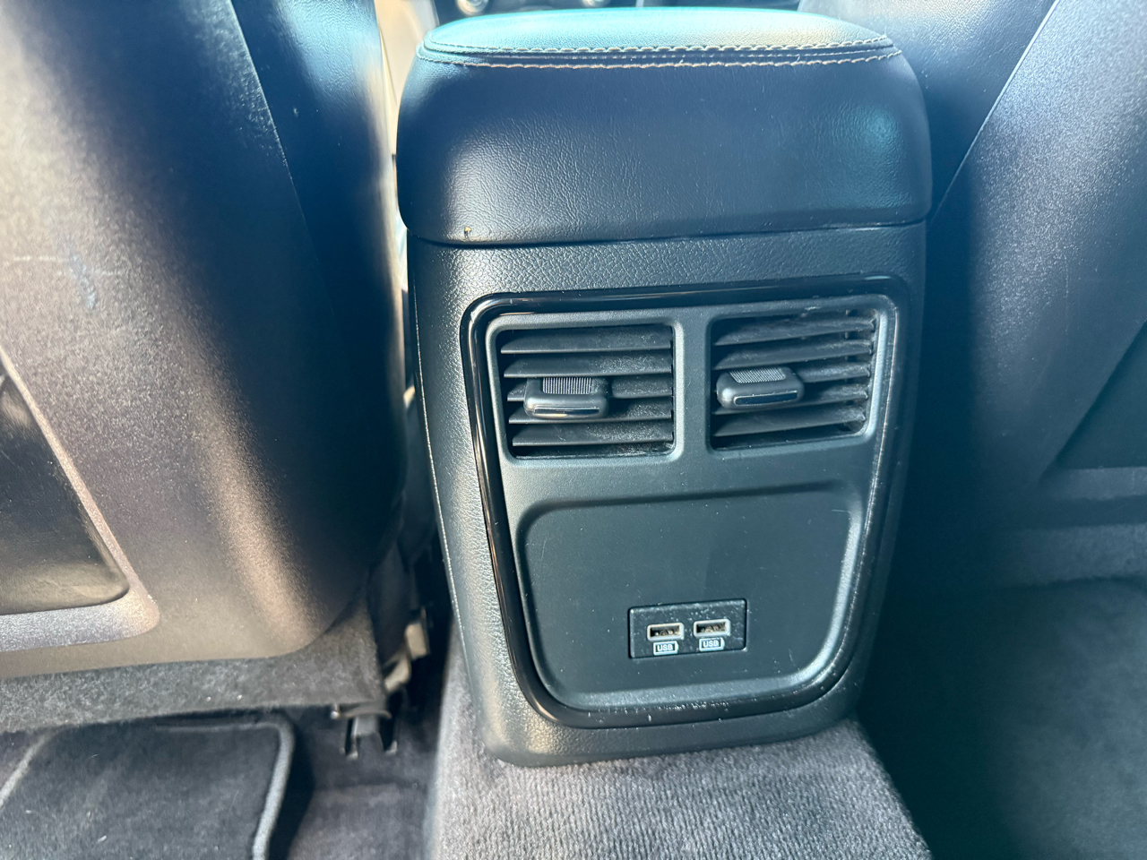 2016 Chrysler 300 S photo 14