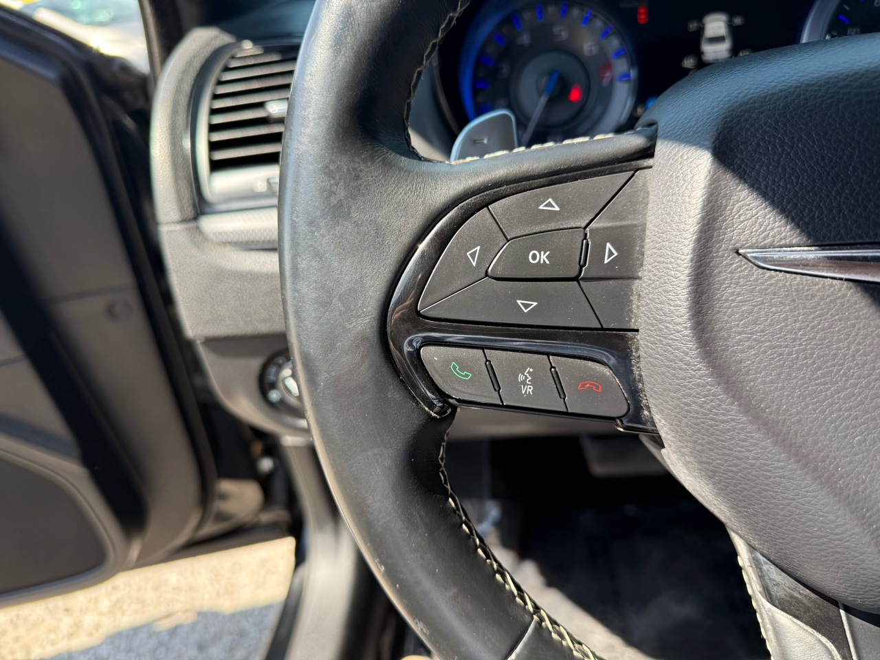 2016 Chrysler 300 S photo 17