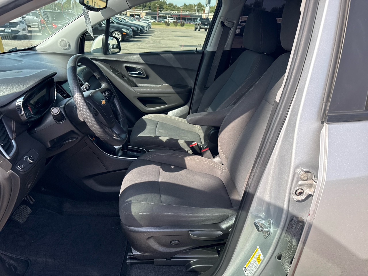 2020 Chevrolet Trax LS photo 8