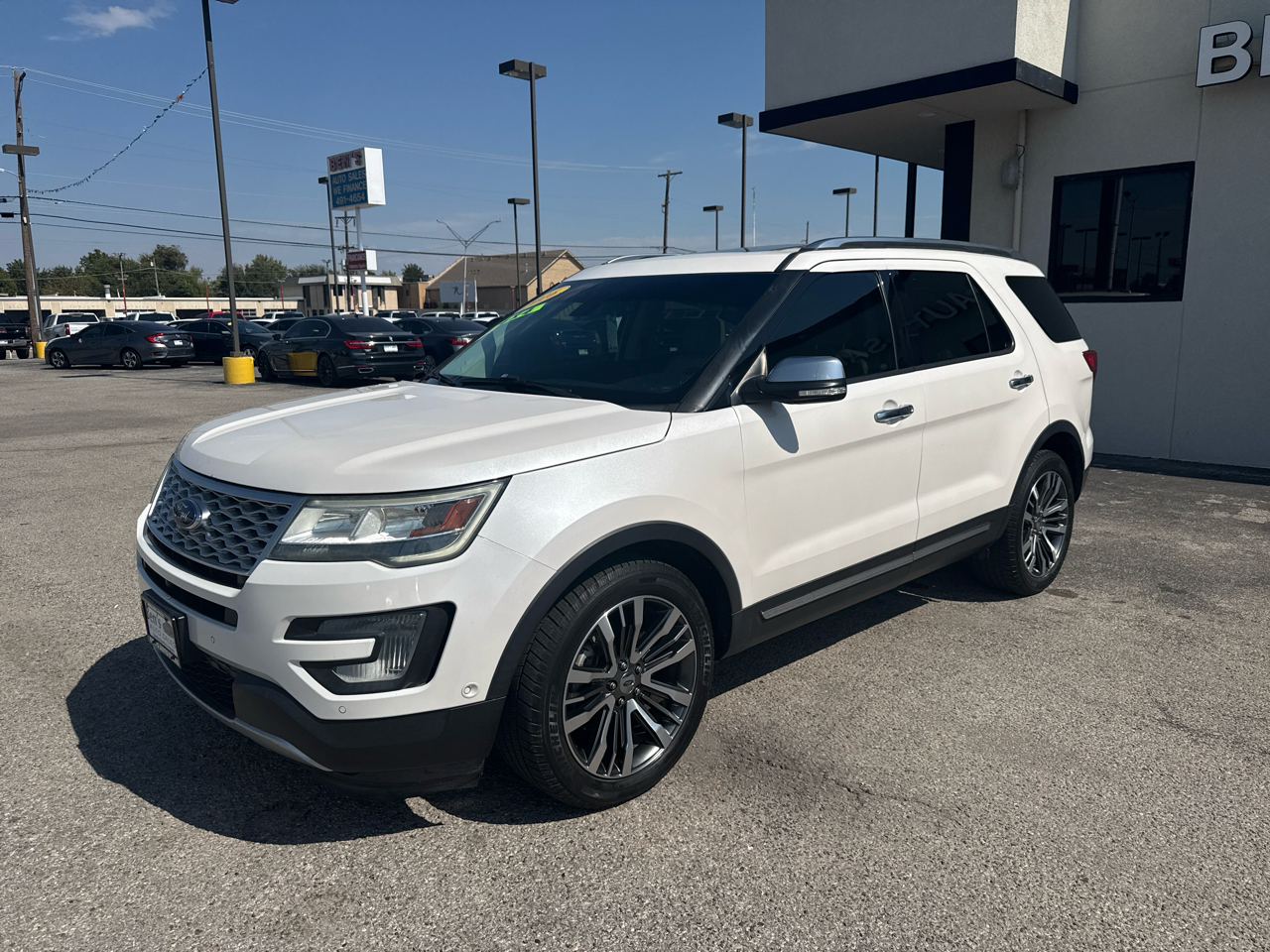2016 Ford Explorer Platinum photo 2