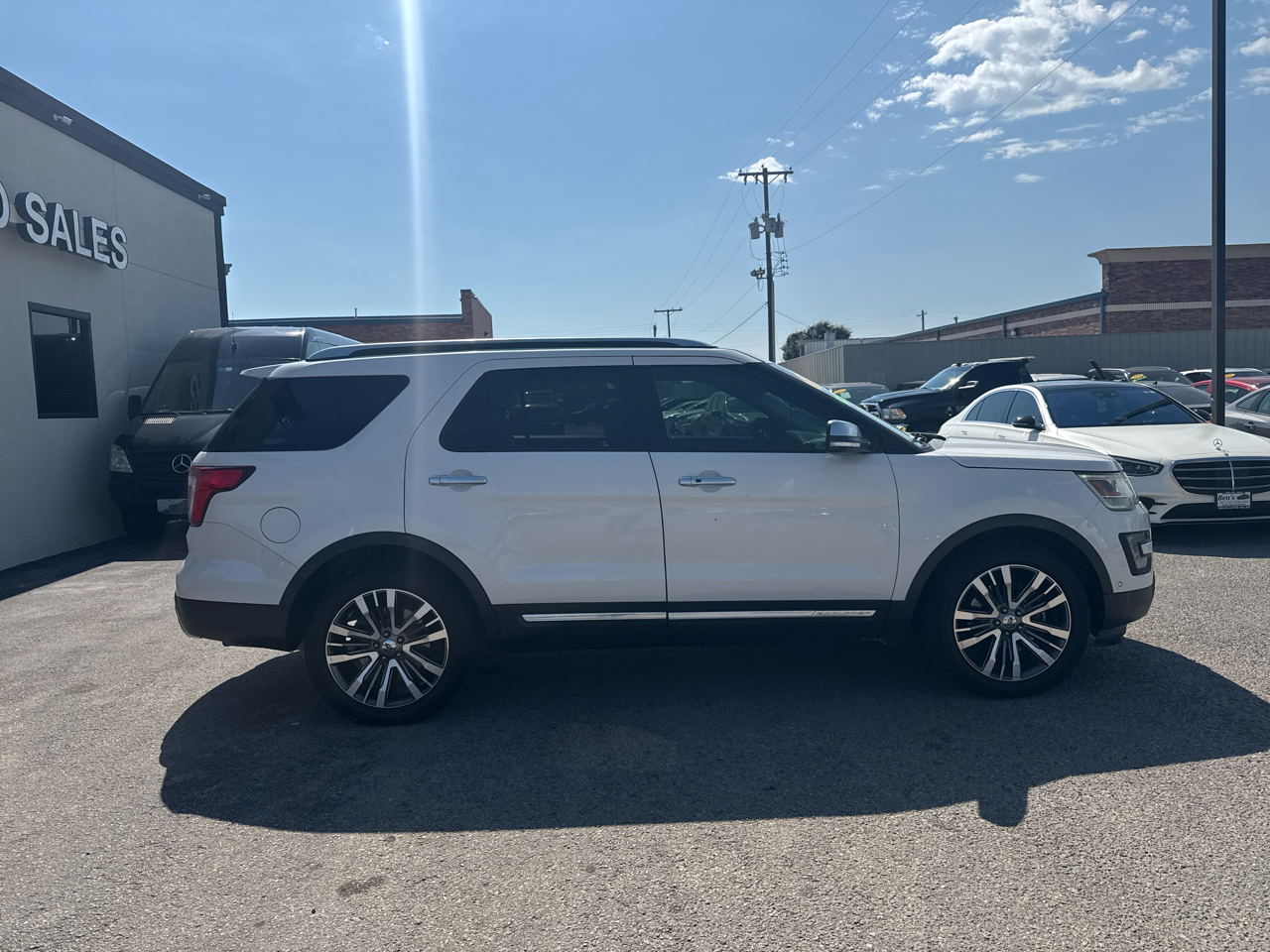 2016 Ford Explorer Platinum photo 5