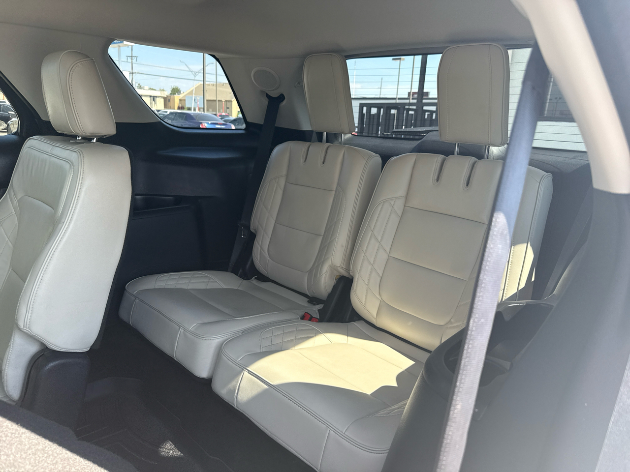 2016 Ford Explorer Platinum photo 15