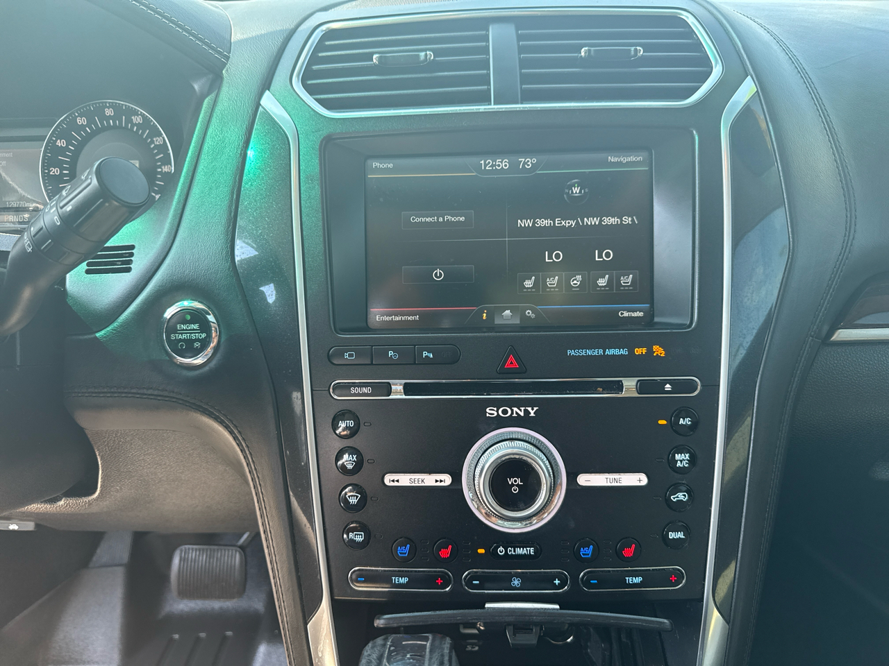 2016 Ford Explorer Platinum photo 21