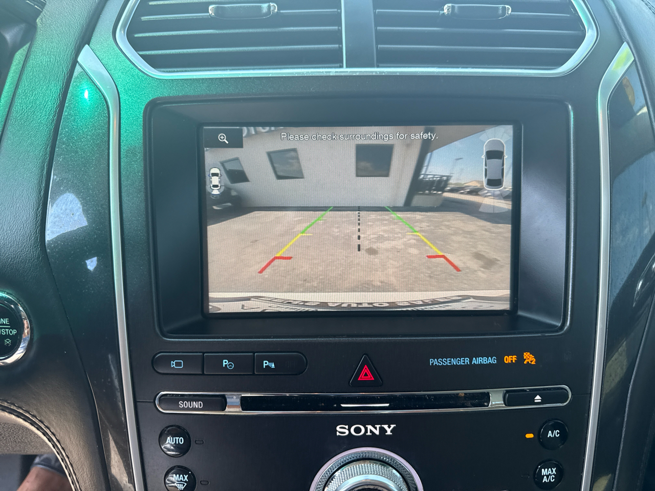 2016 Ford Explorer Platinum photo 22