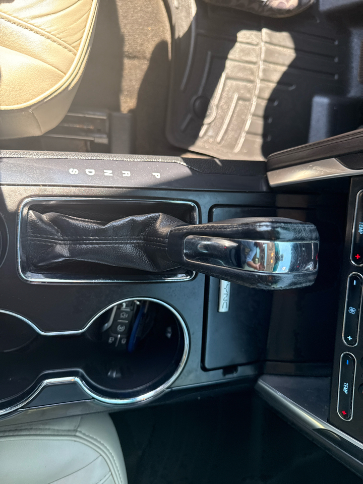 2016 Ford Explorer Platinum photo 24
