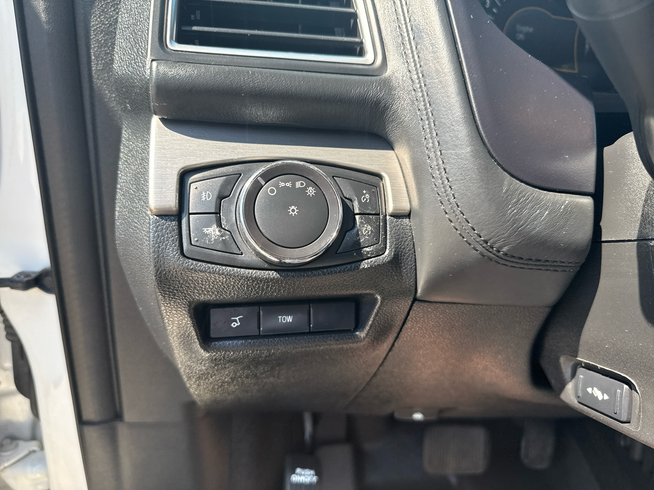 2016 Ford Explorer Platinum photo 26