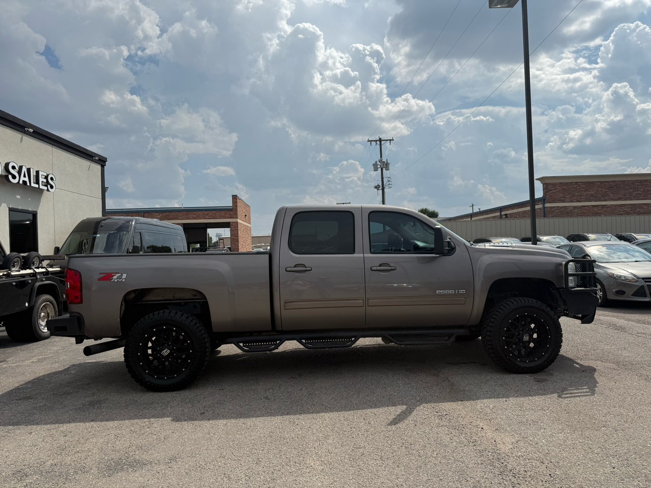 2014 Chevrolet Silverado LTZ photo 2