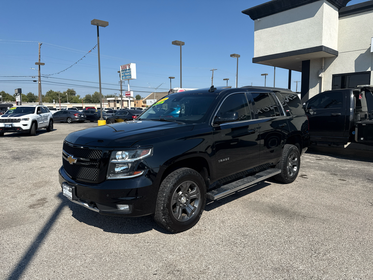 2016 Chevrolet Tahoe LT photo 2