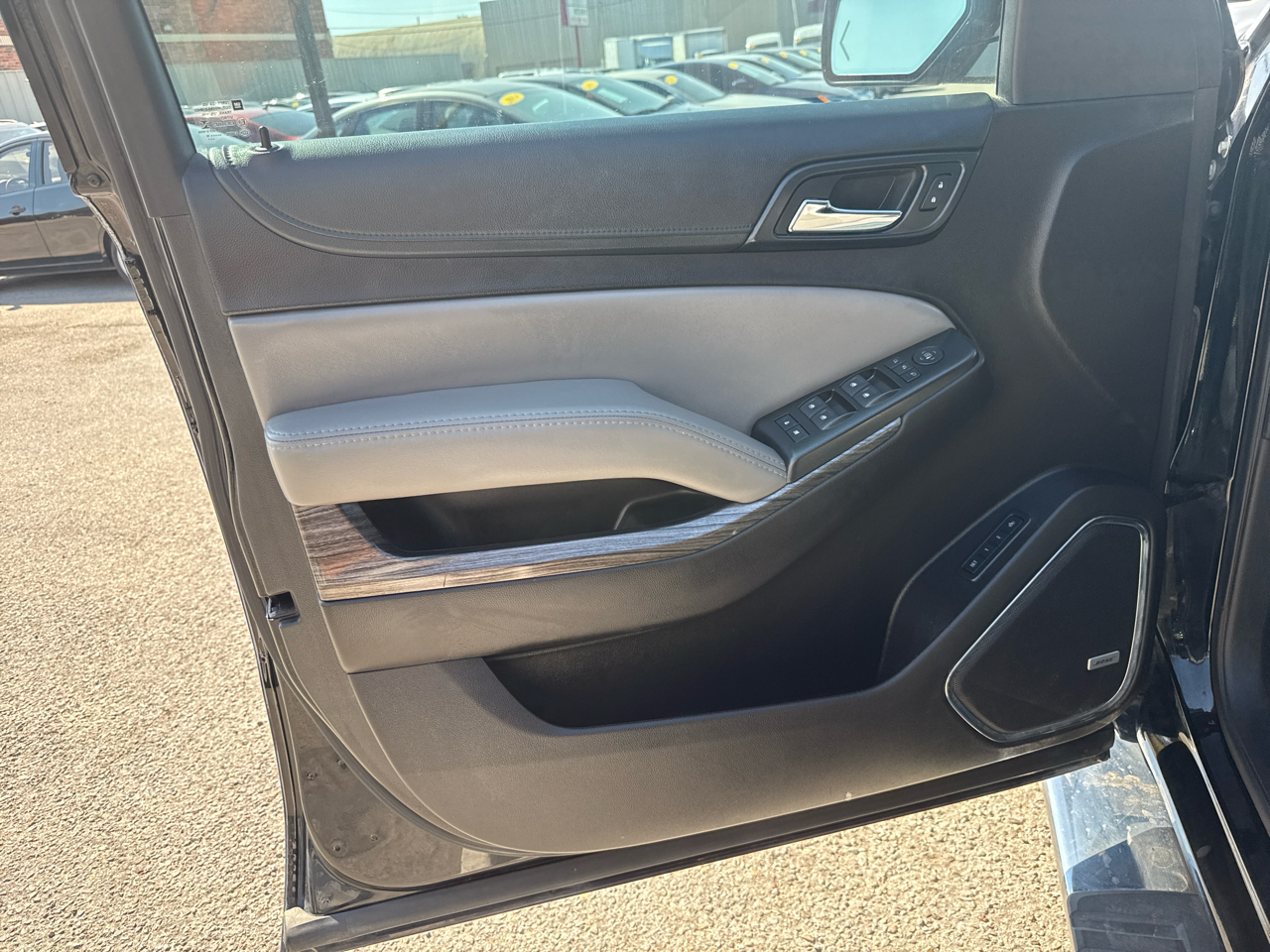 2016 Chevrolet Tahoe LT photo 14