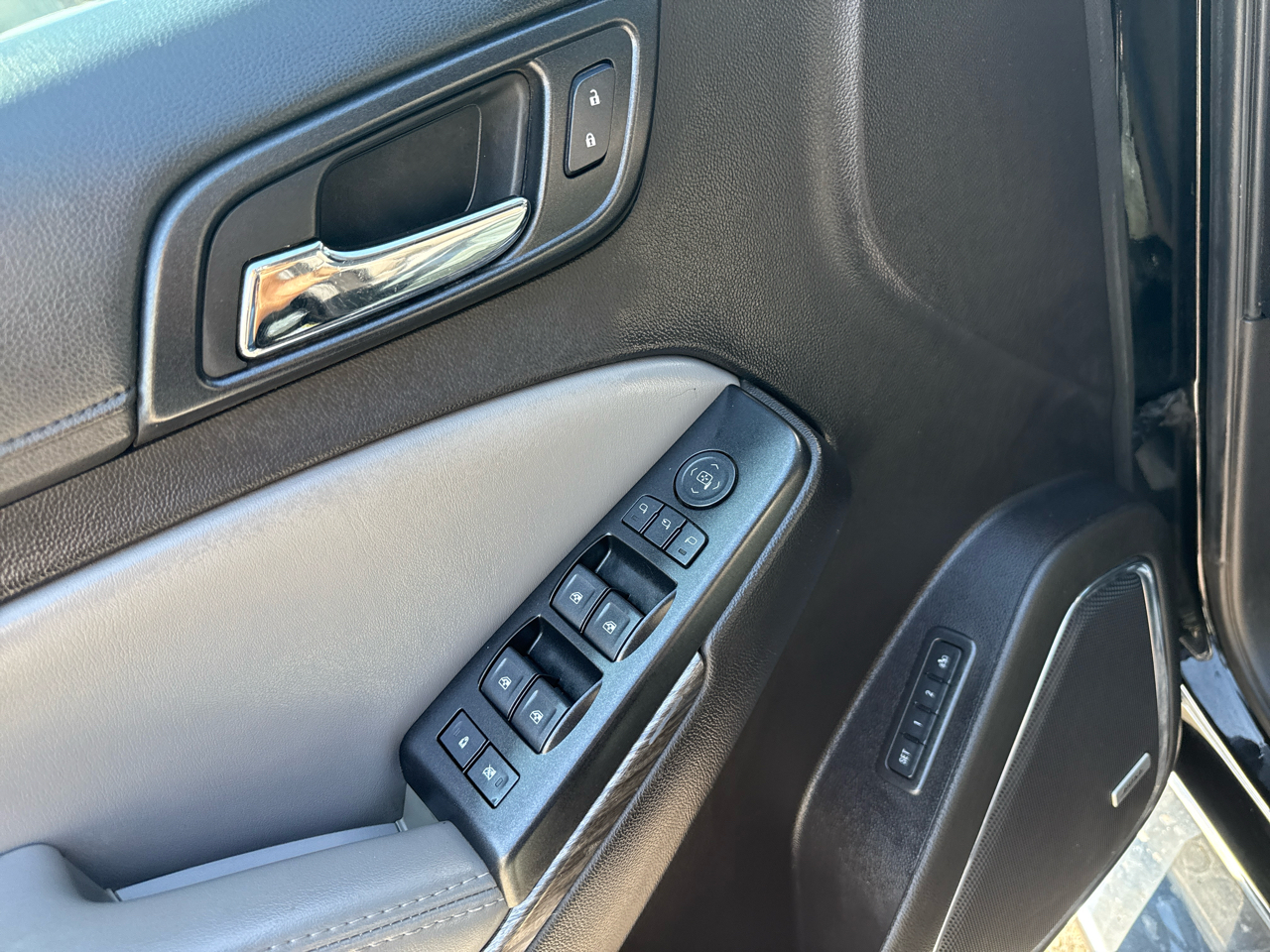 2016 Chevrolet Tahoe LT photo 15