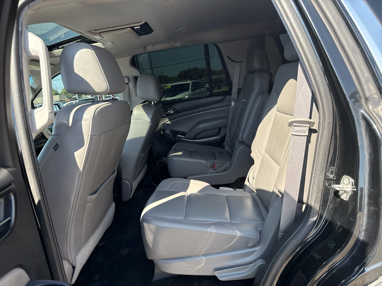 2016 Chevrolet Tahoe LT photo 16