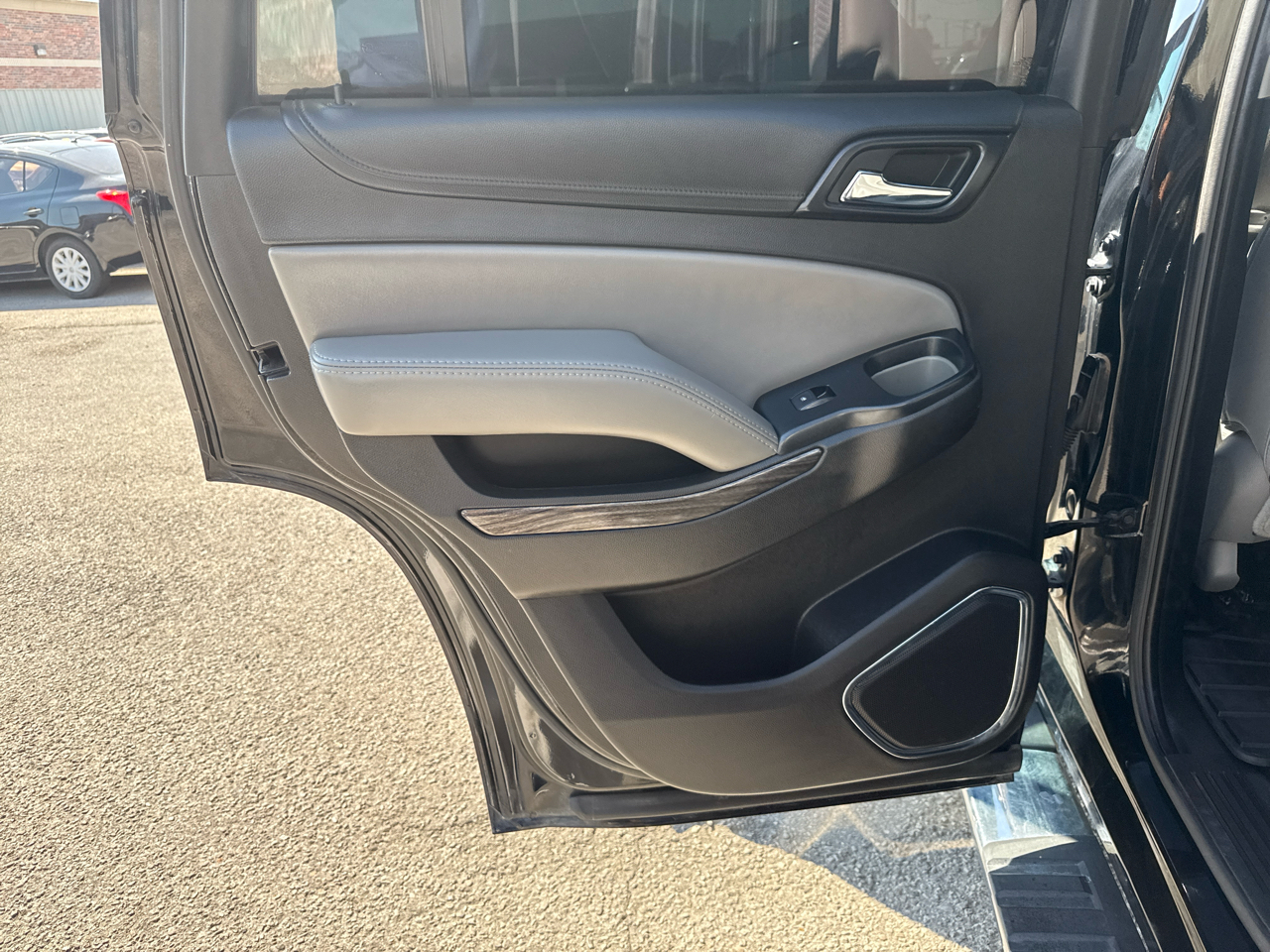 2016 Chevrolet Tahoe LT photo 18