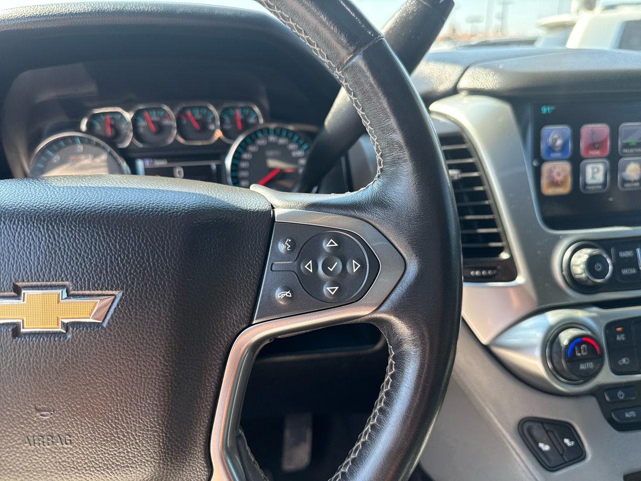2016 Chevrolet Tahoe LT photo 21