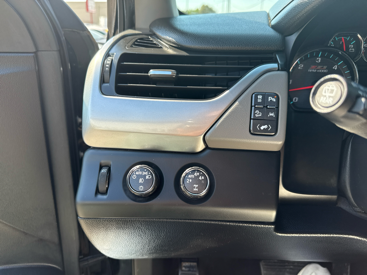 2016 Chevrolet Tahoe LT photo 26