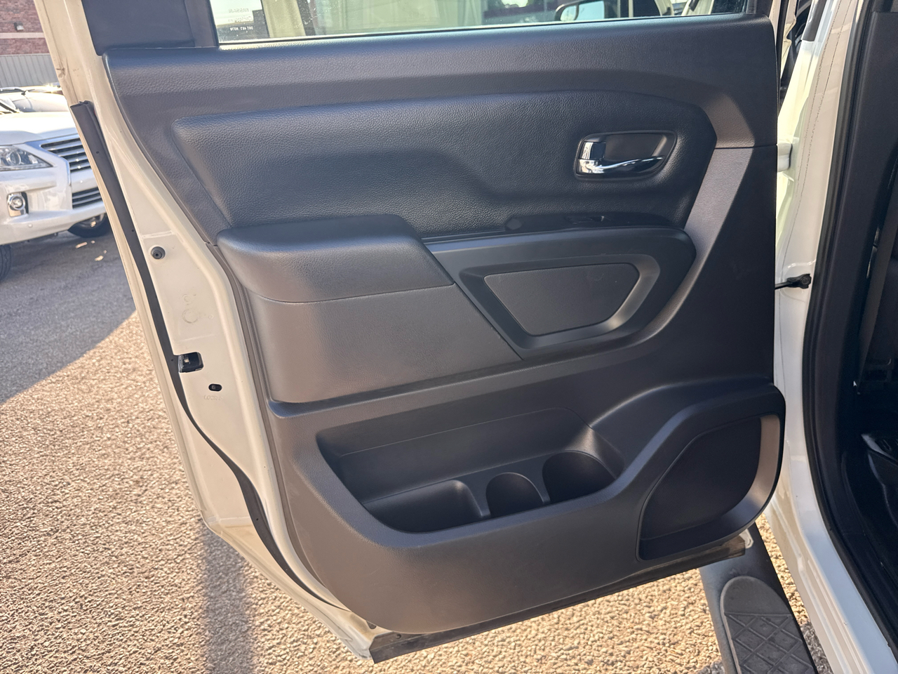 Nissan Titan PRO-4X Crew Cab 4WD 2018