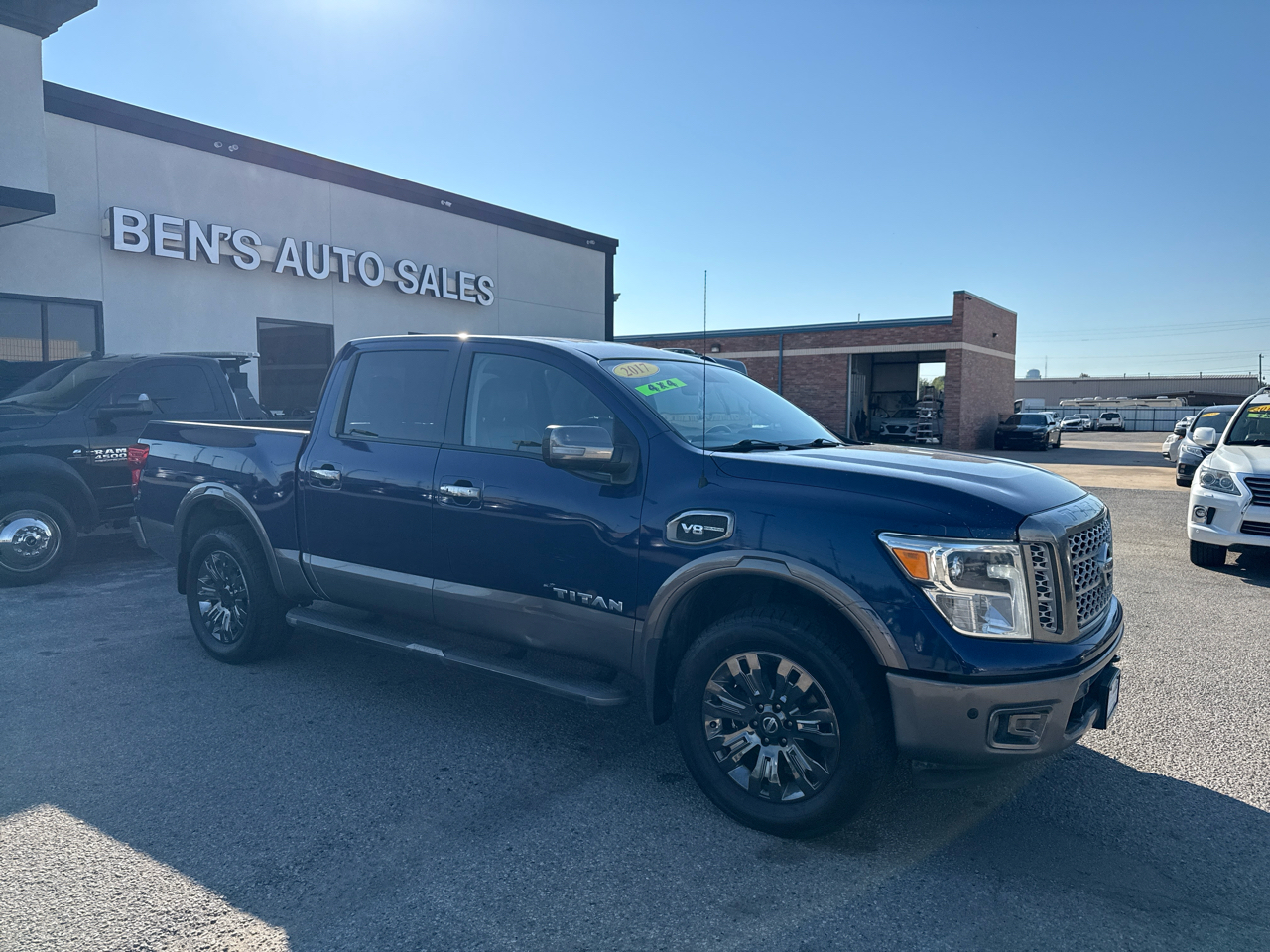Nissan Titan Platinum Reserve Crew Cab 4WD 2017