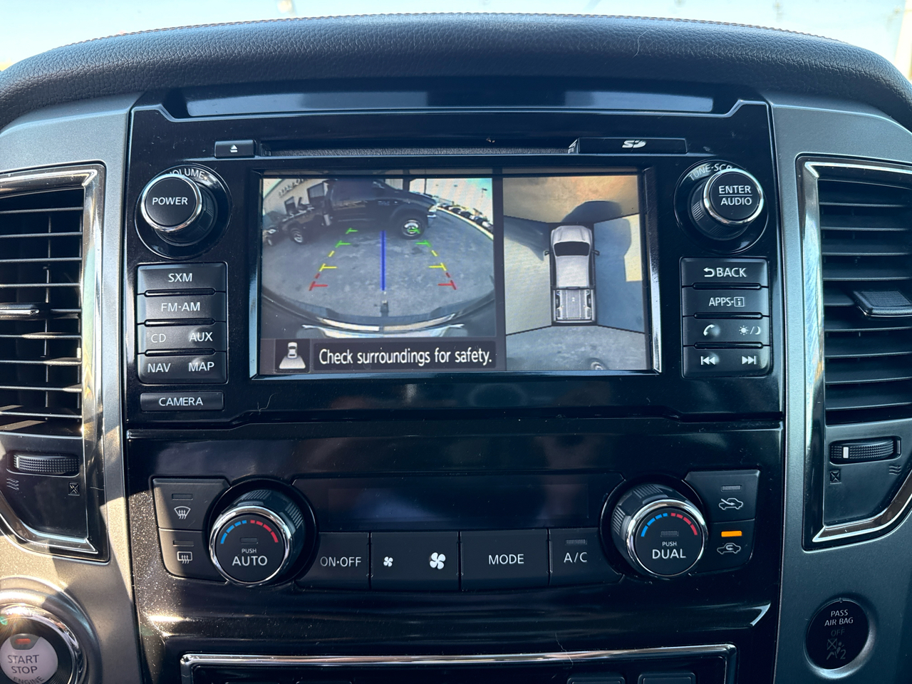 Nissan Titan Platinum Reserve Crew Cab 4WD 2017