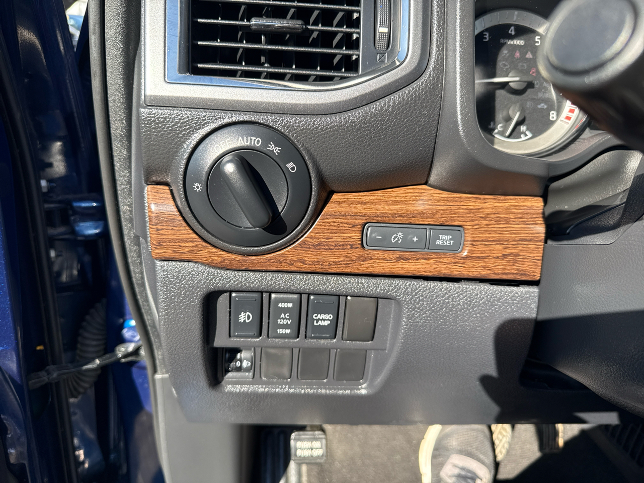 Nissan Titan Platinum Reserve Crew Cab 4WD 2017