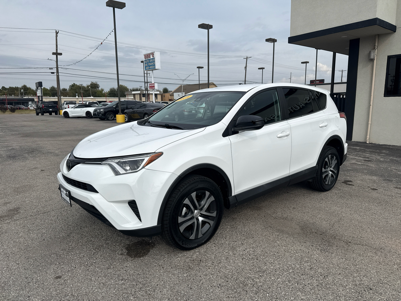 Toyota RAV4 LE FWD 2018