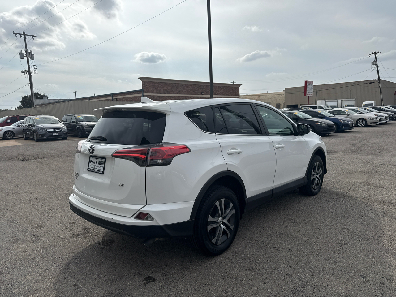 Toyota RAV4 LE FWD 2018