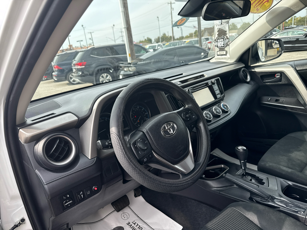 Toyota RAV4 LE FWD 2018