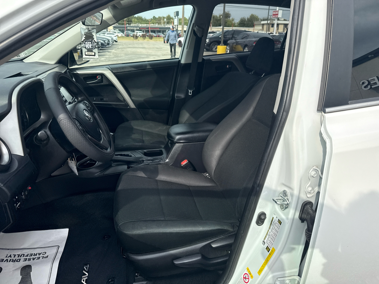 Toyota RAV4 LE FWD 2018