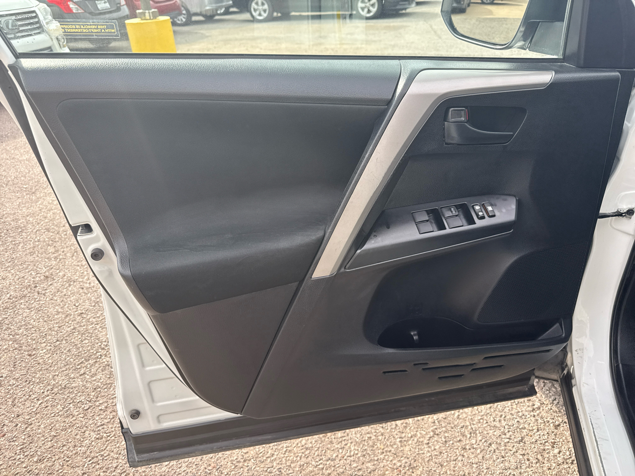 Toyota RAV4 LE FWD 2018