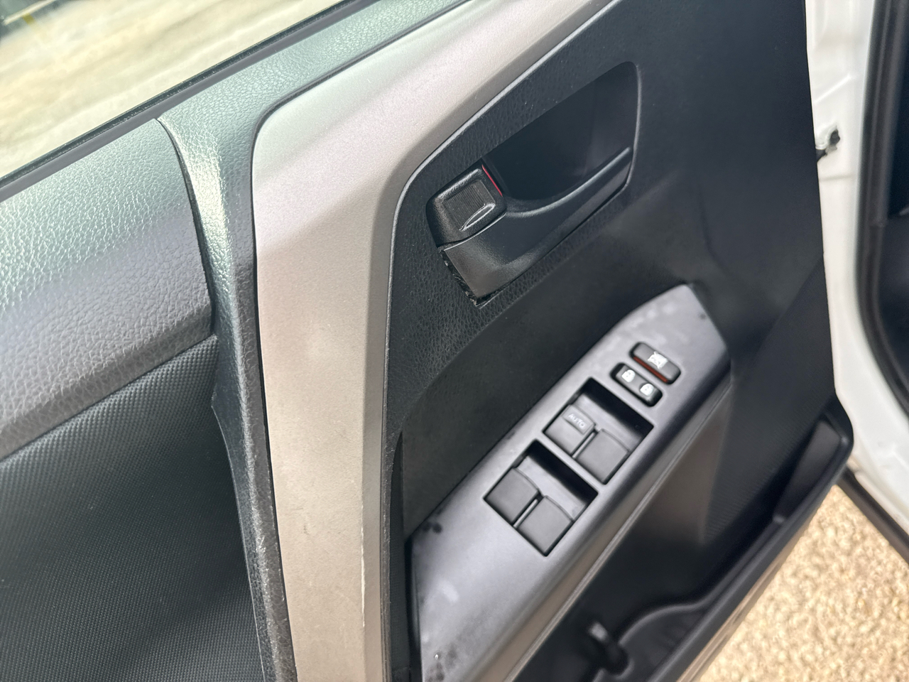 Toyota RAV4 LE FWD 2018