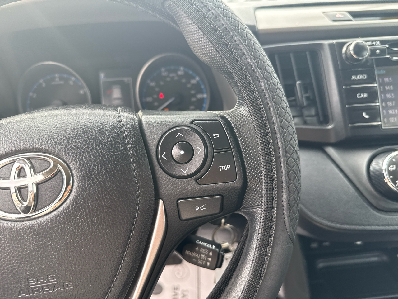 Toyota RAV4 LE FWD 2018