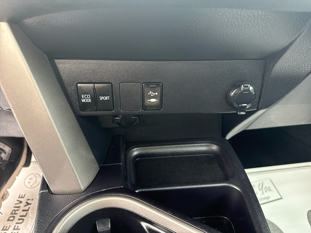 Toyota RAV4 LE FWD 2018