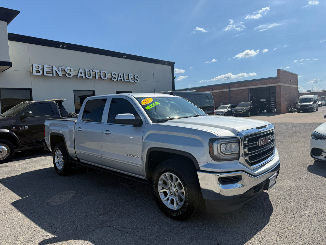 GMC Sierra 1500 SLE Crew Cab Long Box 4WD 2017