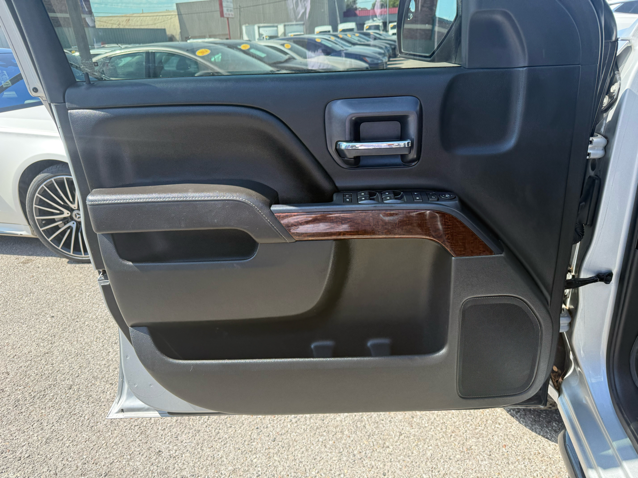 GMC Sierra 1500 SLE Crew Cab Long Box 4WD 2017