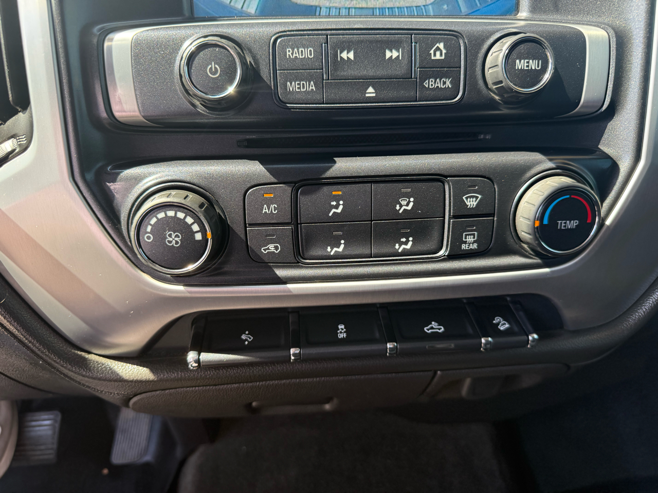 GMC Sierra 1500 SLE Crew Cab Long Box 4WD 2017