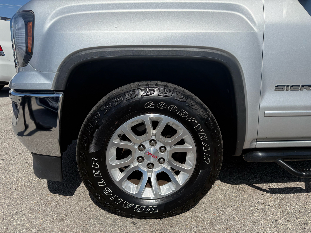 GMC Sierra 1500 SLE Crew Cab Long Box 4WD 2017