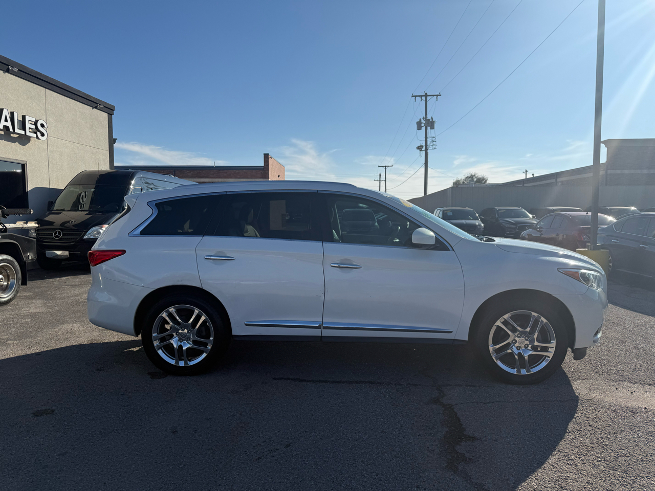 2013 Infiniti Q50 photo 4