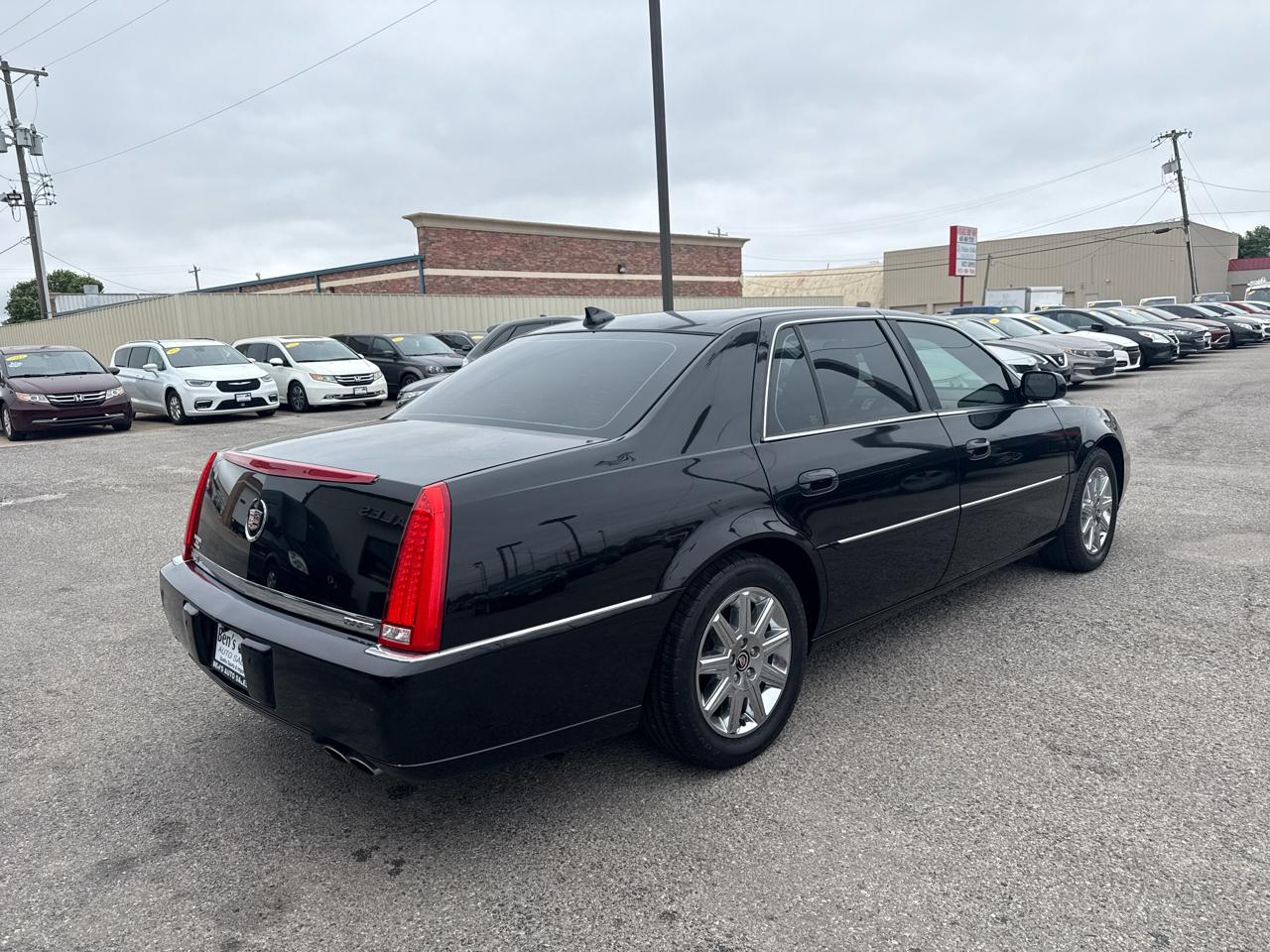 Cadillac DTS Premium w/ Navi 2011