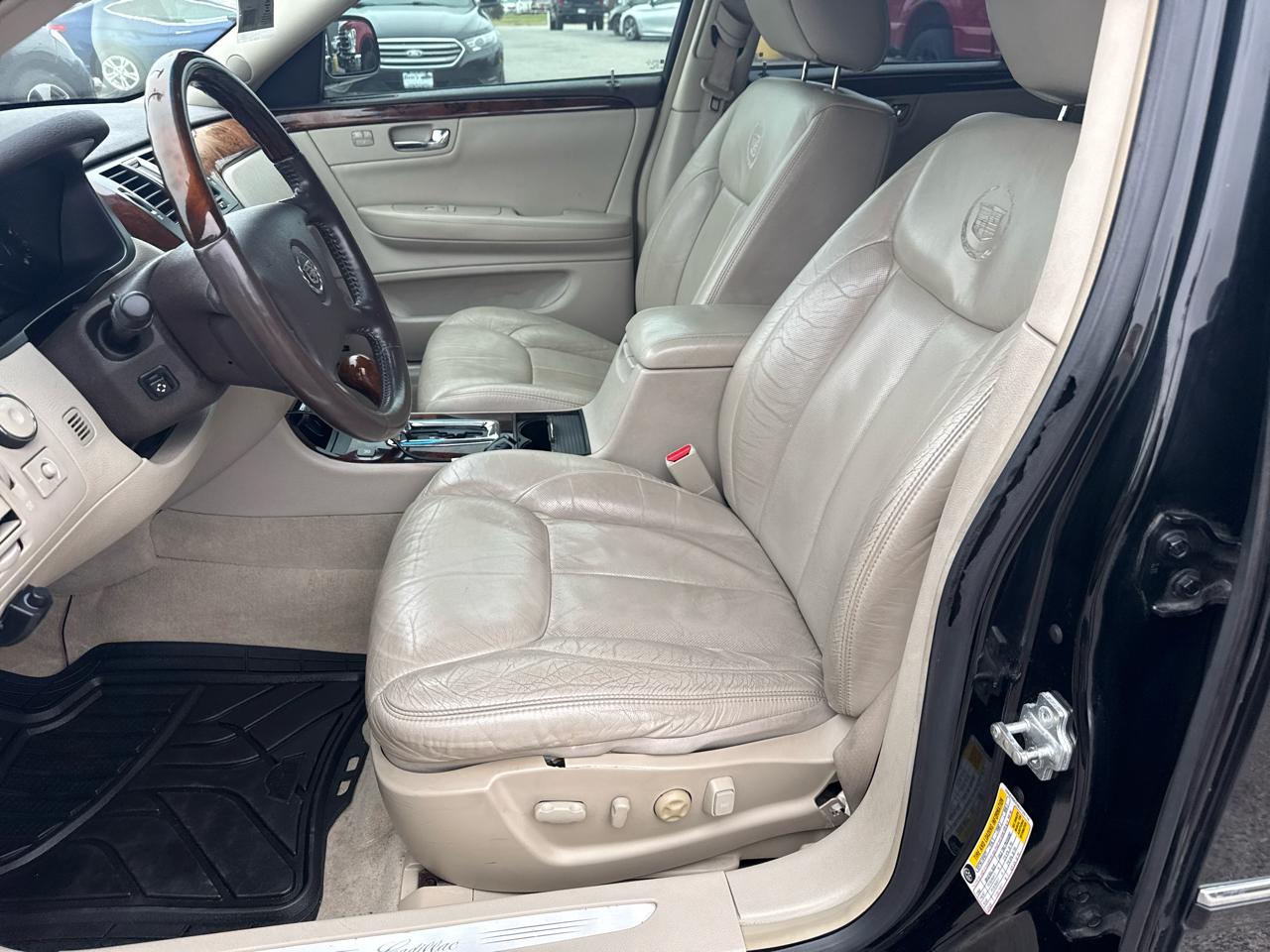 Cadillac DTS Premium w/ Navi 2011