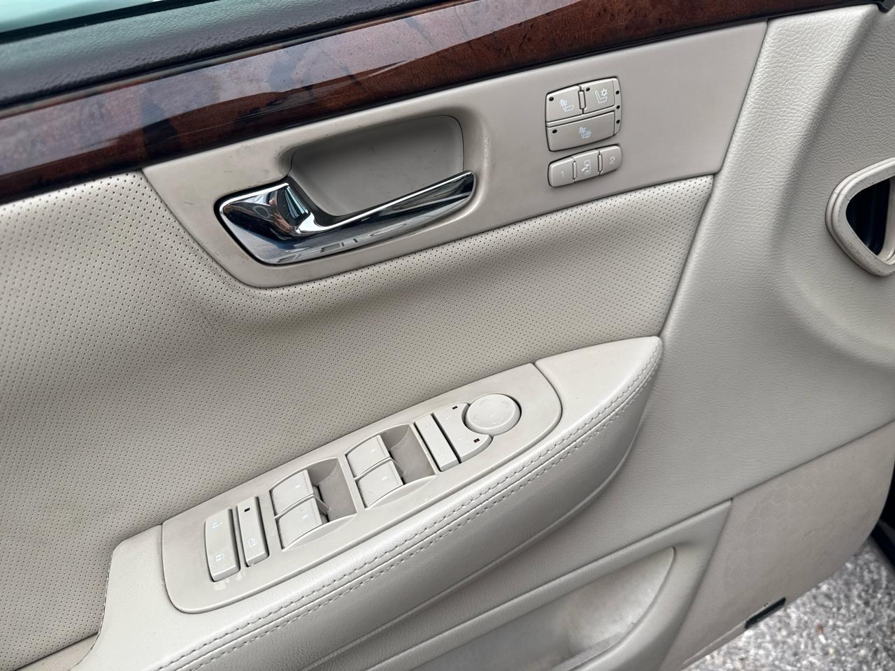 Cadillac DTS Premium w/ Navi 2011