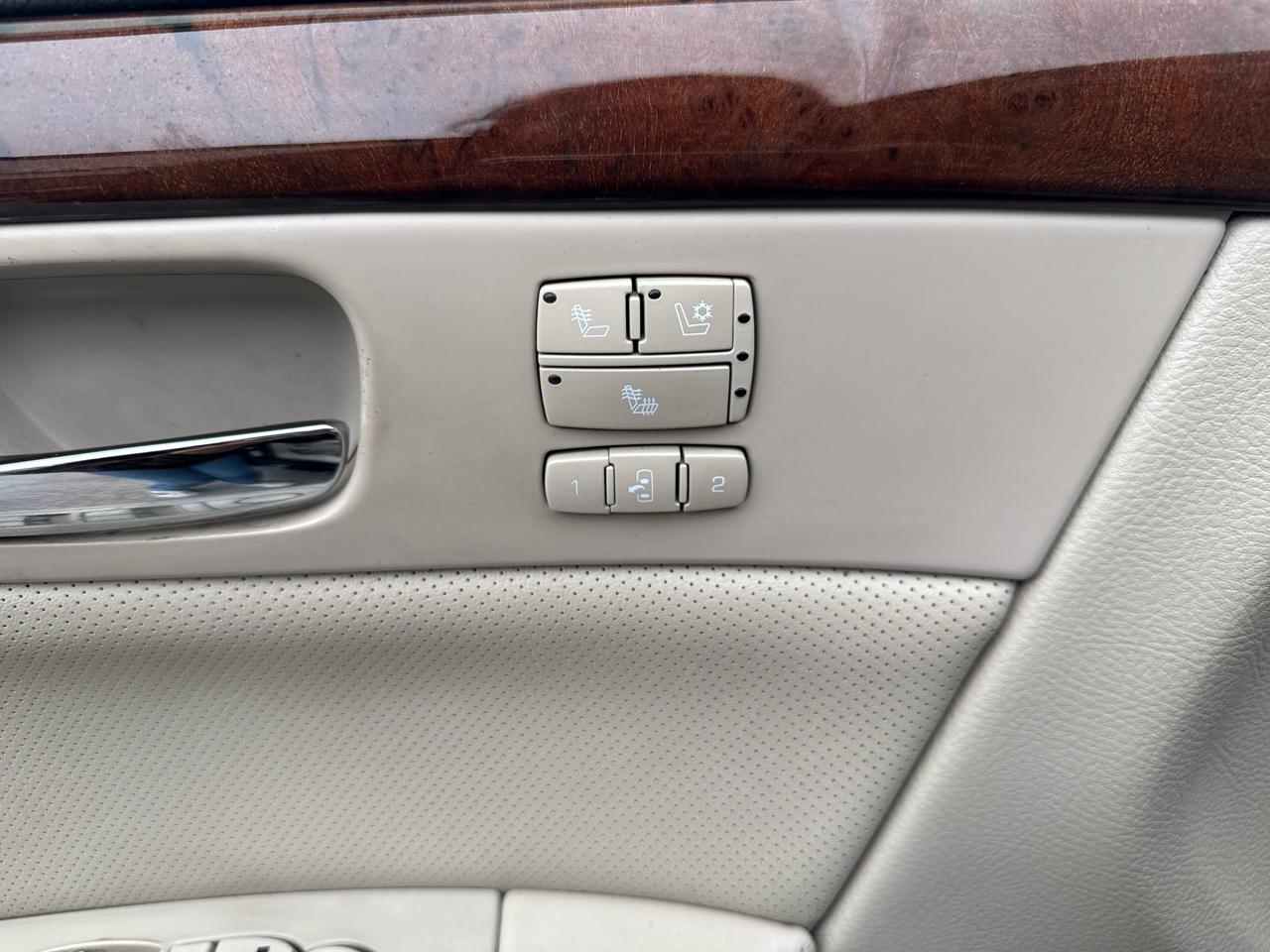 Cadillac DTS Premium w/ Navi 2011