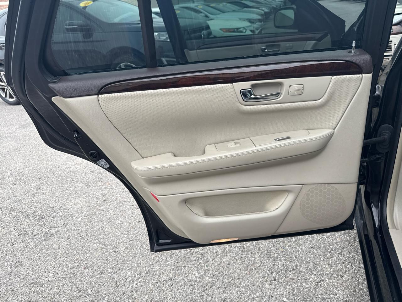 Cadillac DTS Premium w/ Navi 2011
