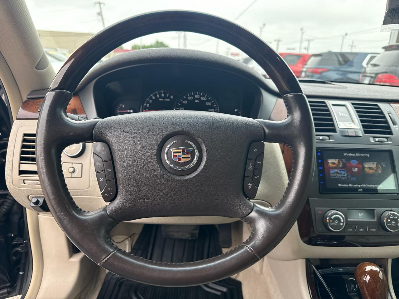 Cadillac DTS Premium w/ Navi 2011