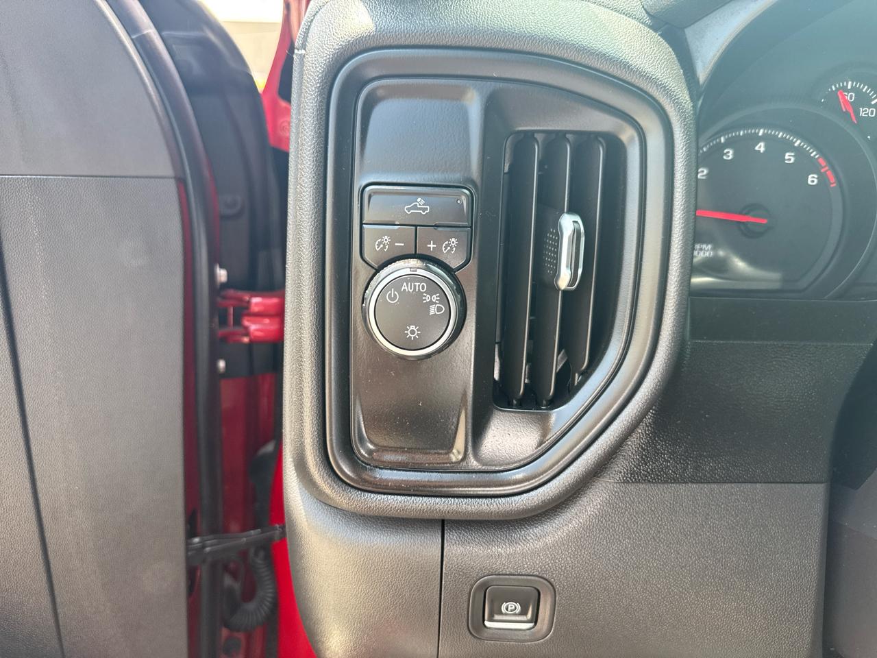 Chevrolet Silverado 1500 Custom Crew Cab Short Box 2WD 2021