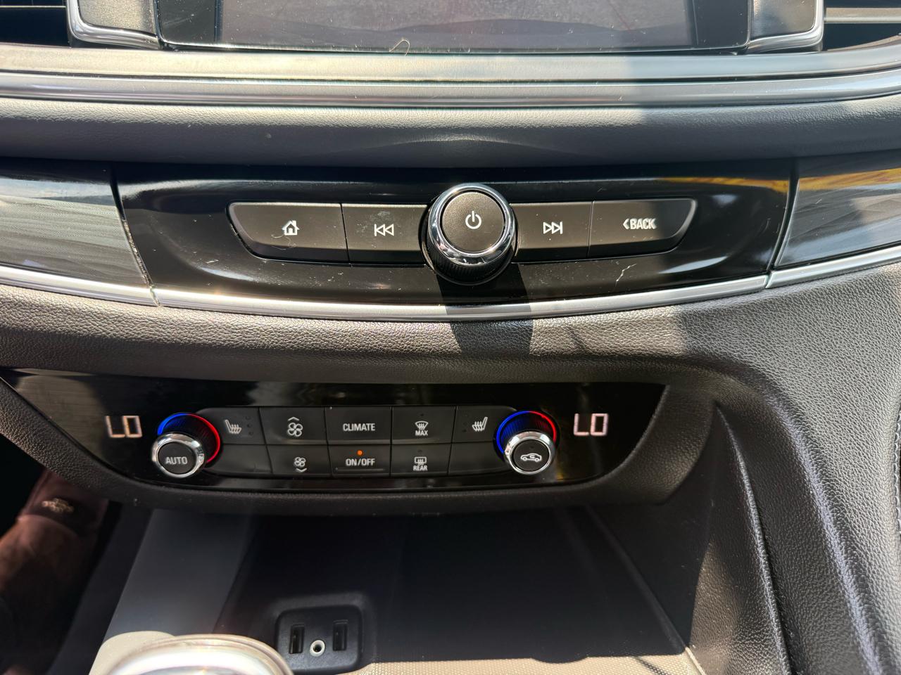 Buick Enclave Essence FWD 2019