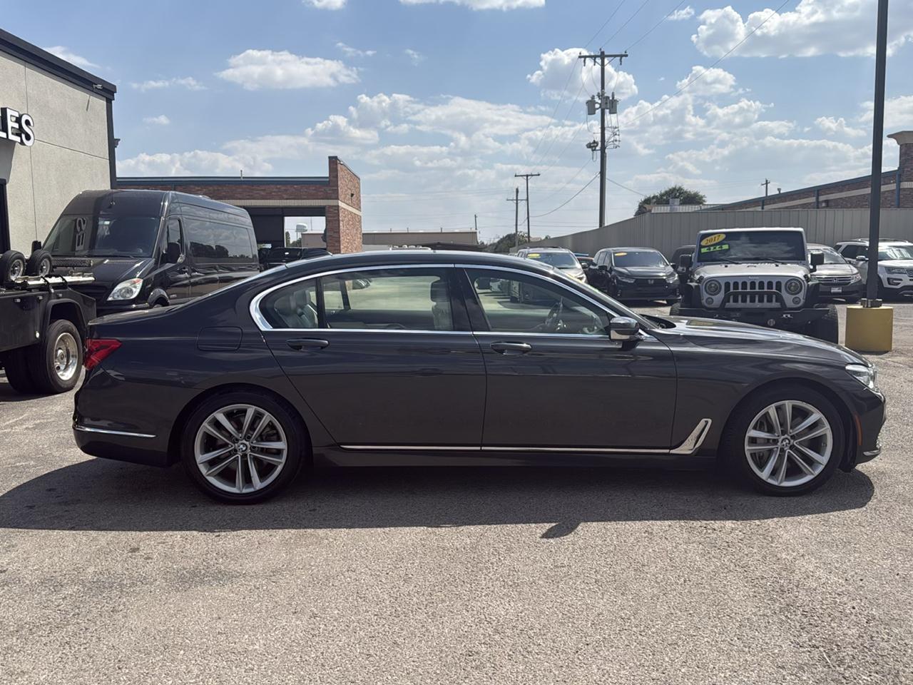 BMW 7-Series 750i xDrive 2018