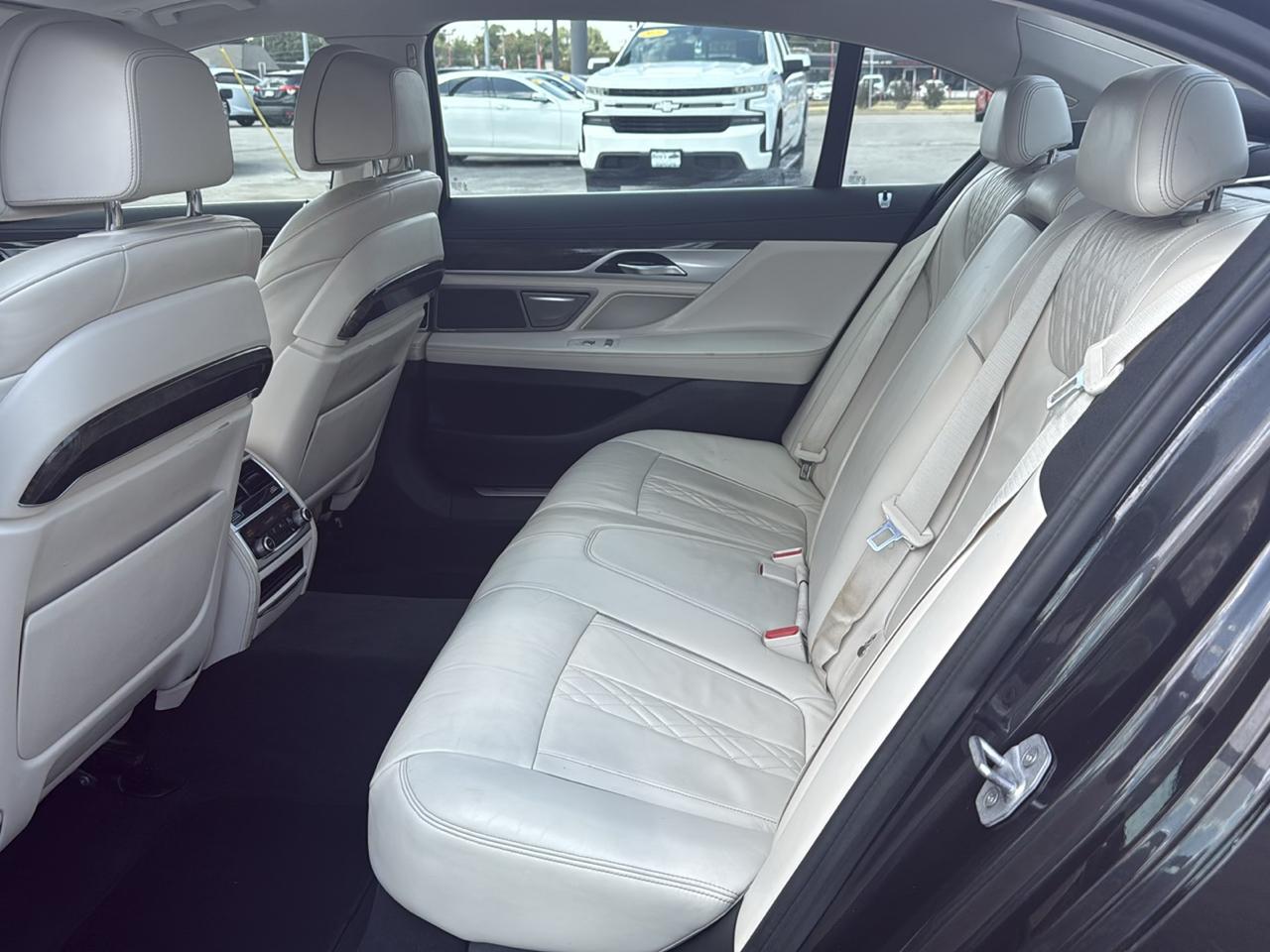 BMW 7-Series 750i xDrive 2018