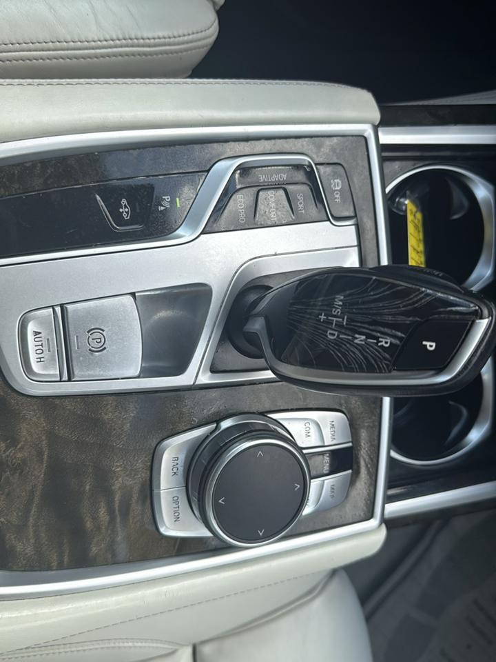 BMW 7-Series 750i xDrive 2018