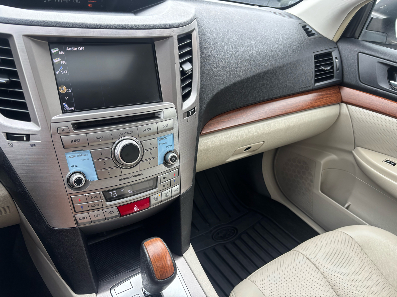 Subaru Outback 2.5i Premium 2013 Subaru Outback 2.5i Premium 2013