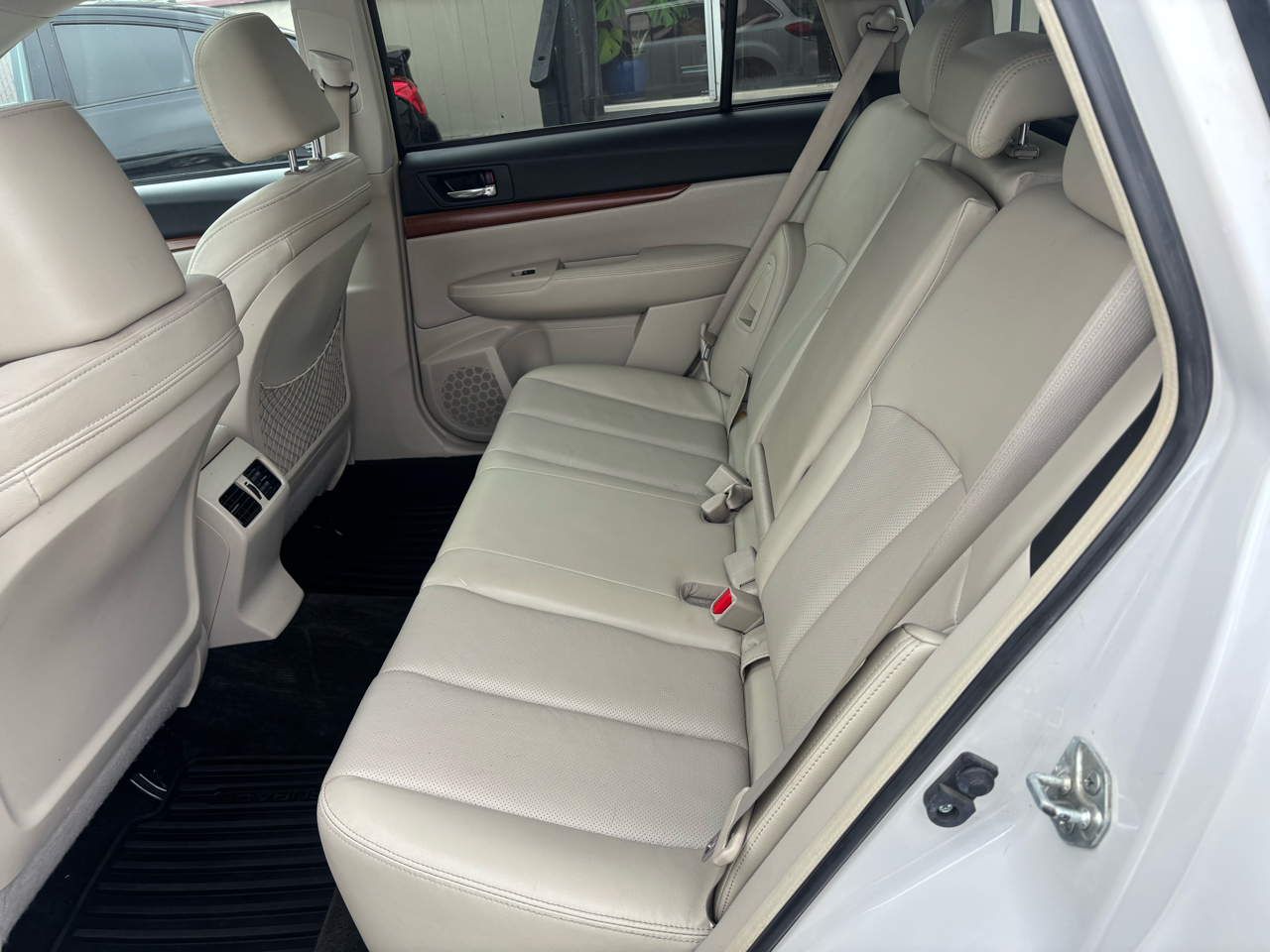 Subaru Outback 2.5i Premium 2013 Subaru Outback 2.5i Premium 2013