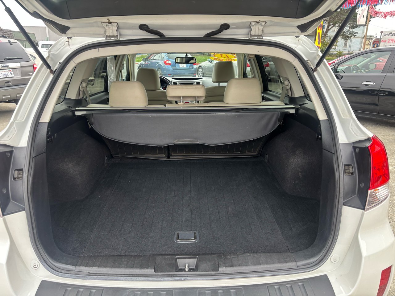 Subaru Outback 2.5i Premium 2013 Subaru Outback 2.5i Premium 2013